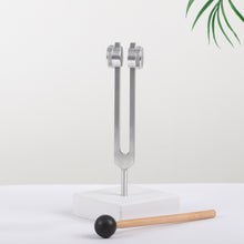 Load image into Gallery viewer, Metal Tuning Fork Heart OM 136.1Hz and 4096Hz Silver Color with bags and mallets